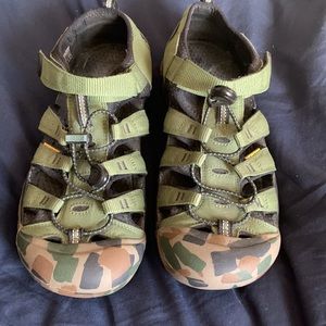 Keen H2 Newport in camo! Sz 7 Us 39 EU